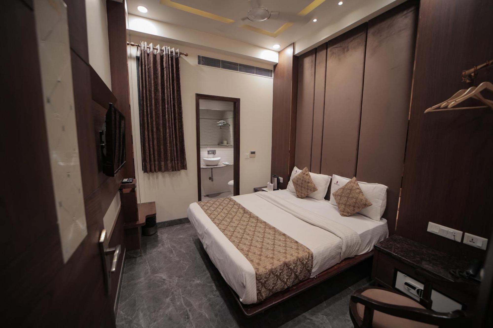 Hotel Stay Well Dx Нью-Дели Экстерьер фото