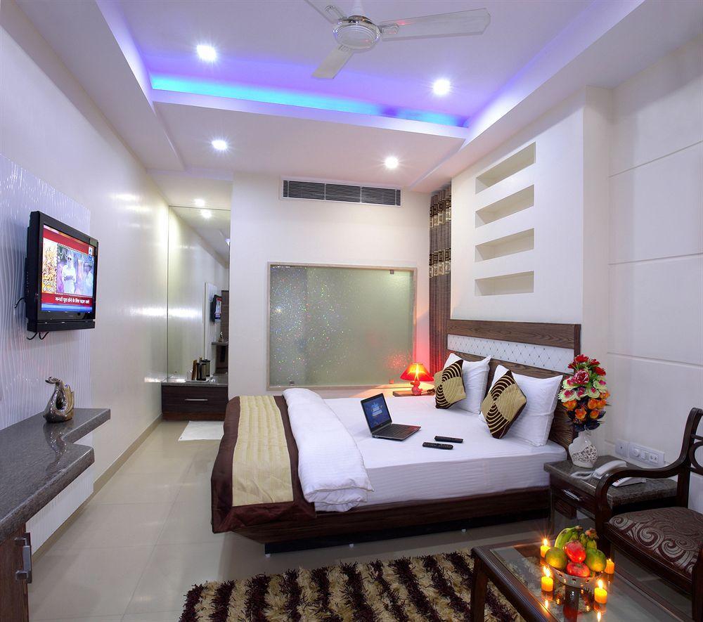 Hotel Stay Well Dx Нью-Дели Экстерьер фото