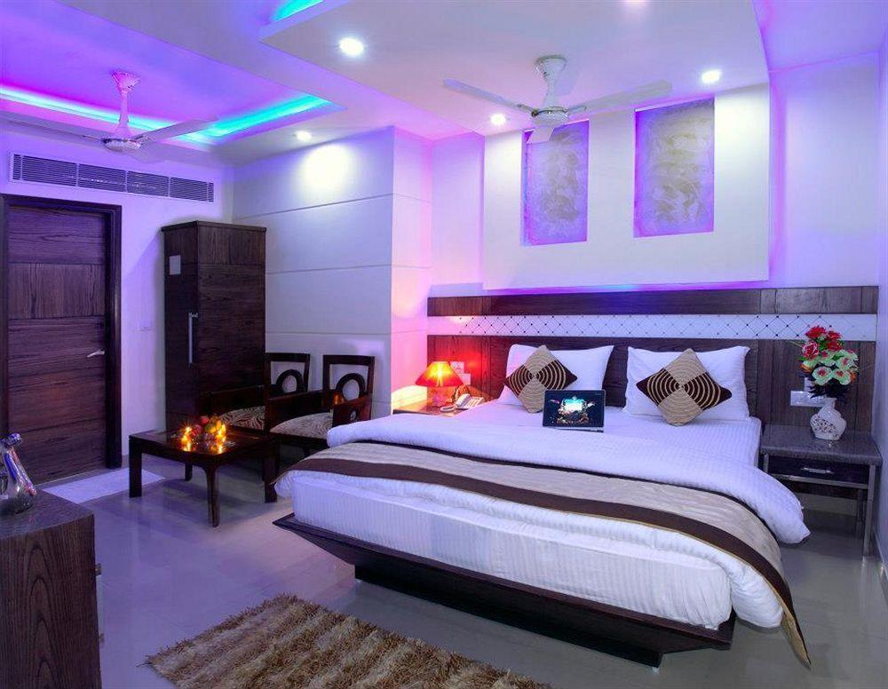 Hotel Stay Well Dx Нью-Дели Экстерьер фото