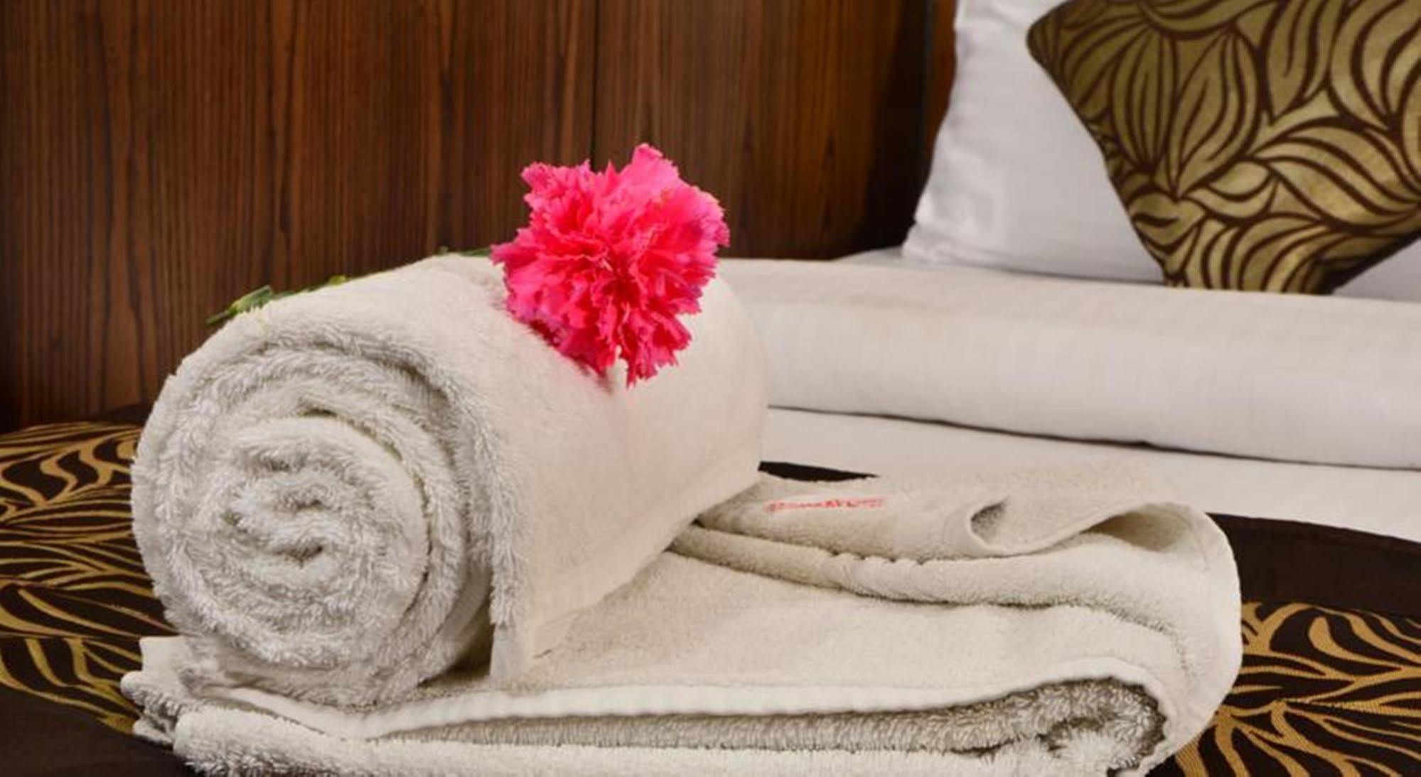 Hotel Stay Well Dx Нью-Дели Экстерьер фото